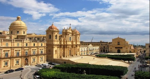 Noto.jpg