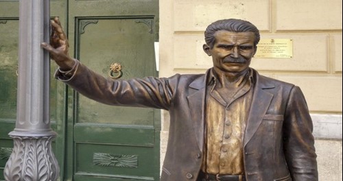 Inspector-Montalbano-Statue.jpg